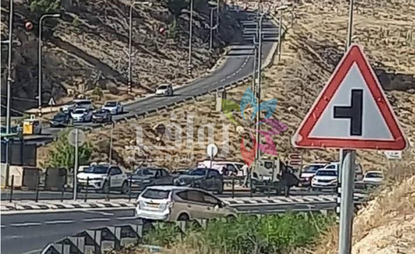 قوَّات الاحتلال تغلق مدخلًا رئيسيًّا لبلدة تقوع جنوب شرق بيت لحم