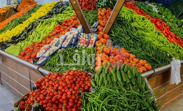 أسعار الخضار والفواكه في السوق المركزي الخميس