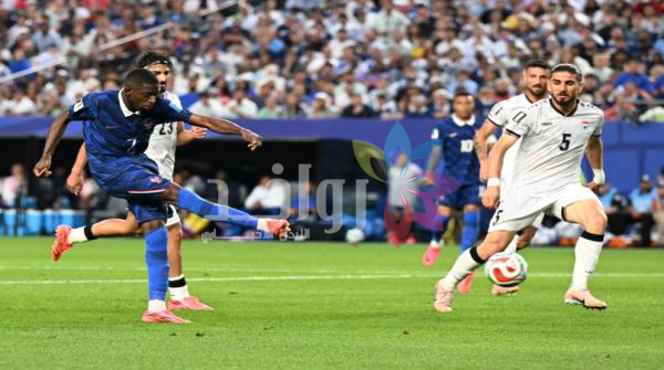 فرنسا إلى دور الـ32 بثنائية جديدة لمبابي في مرمى العراق
