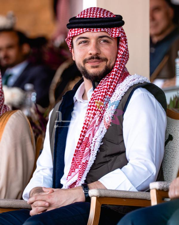 الديوان الملكي يهنئ ولي العهد بعيد ميلاده الـ 32
