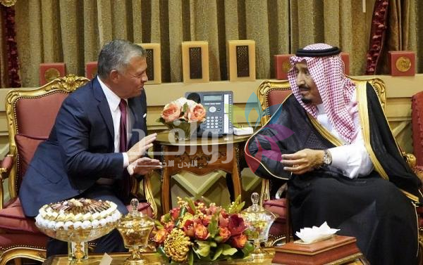 الملك يُعزي خادم الحرمين وولي العهد السعودي بضحايا سقوط مروحية تابعة لـ «أرامكو»