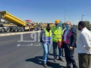 أبو السمن يتفقد العمل في طريق مأدبا الغربي ويوجّه لتسريع الإنجاز
