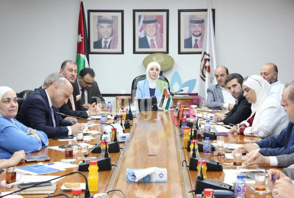 الزعبي تؤكد التقدم في تنفيذ مشاريع السياسة الصناعية 2024–2028