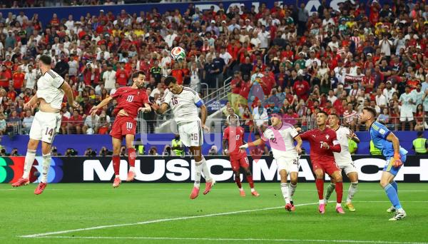 إسبانيا والبرتغال تهددان بالانسحاب من تنظيم كأس العالم 2030