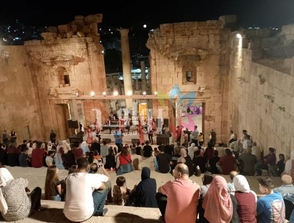 مسرح آرتيمس يحتفي بالفلكلور والأغنية الوطنية عبر ثلاث فرق أردنية