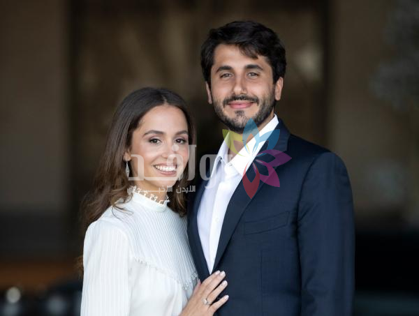 الأميرة إيمان والسيد جميل يرزقان بتوأمتين