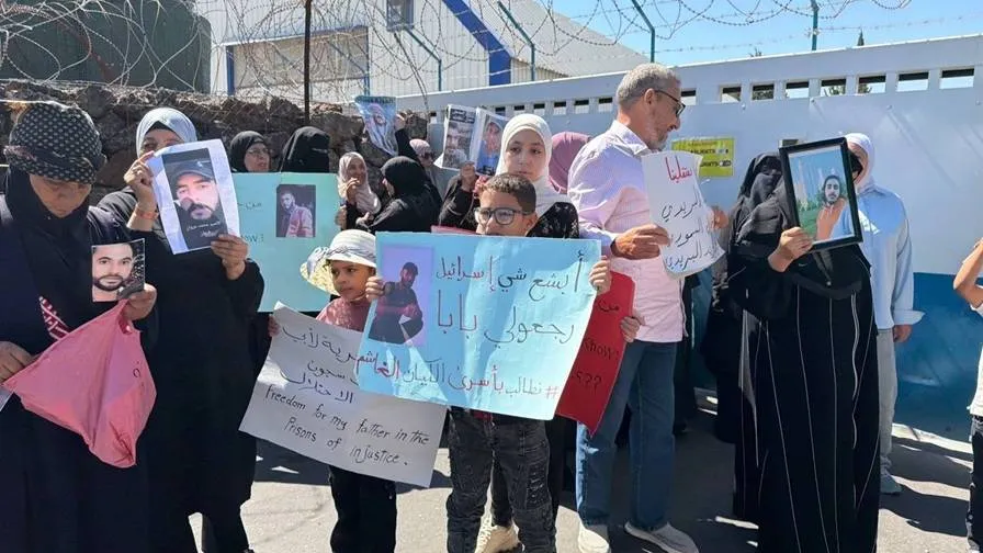 تصعيد عسكري إسرائيلي في درعا والقنيطرة وحراك شعبي أمام مقر الاندوف