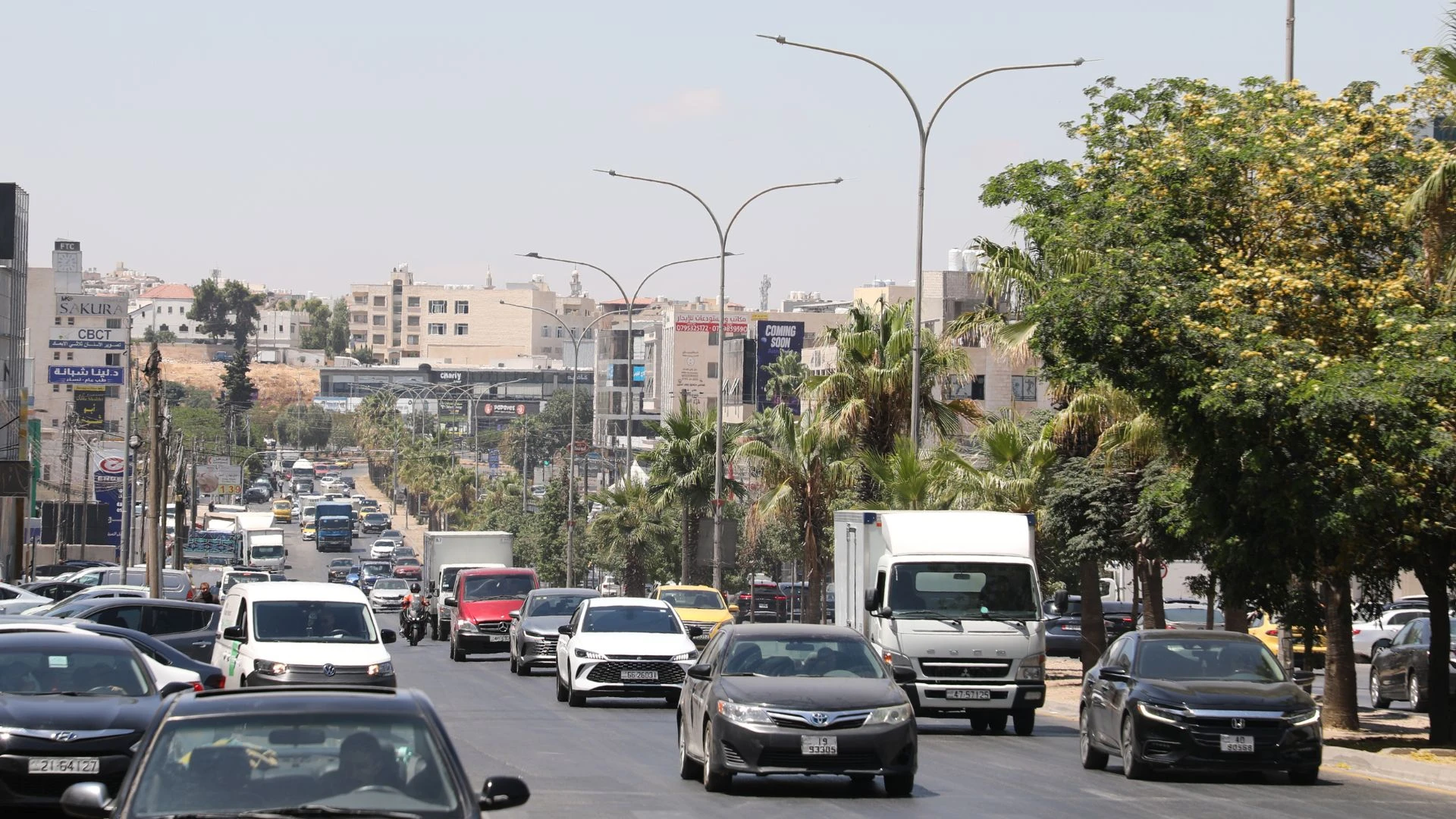 شارع الحرية في عمان: تحول استثنائي من طريق هادئ الى شريان تجاري نابض
