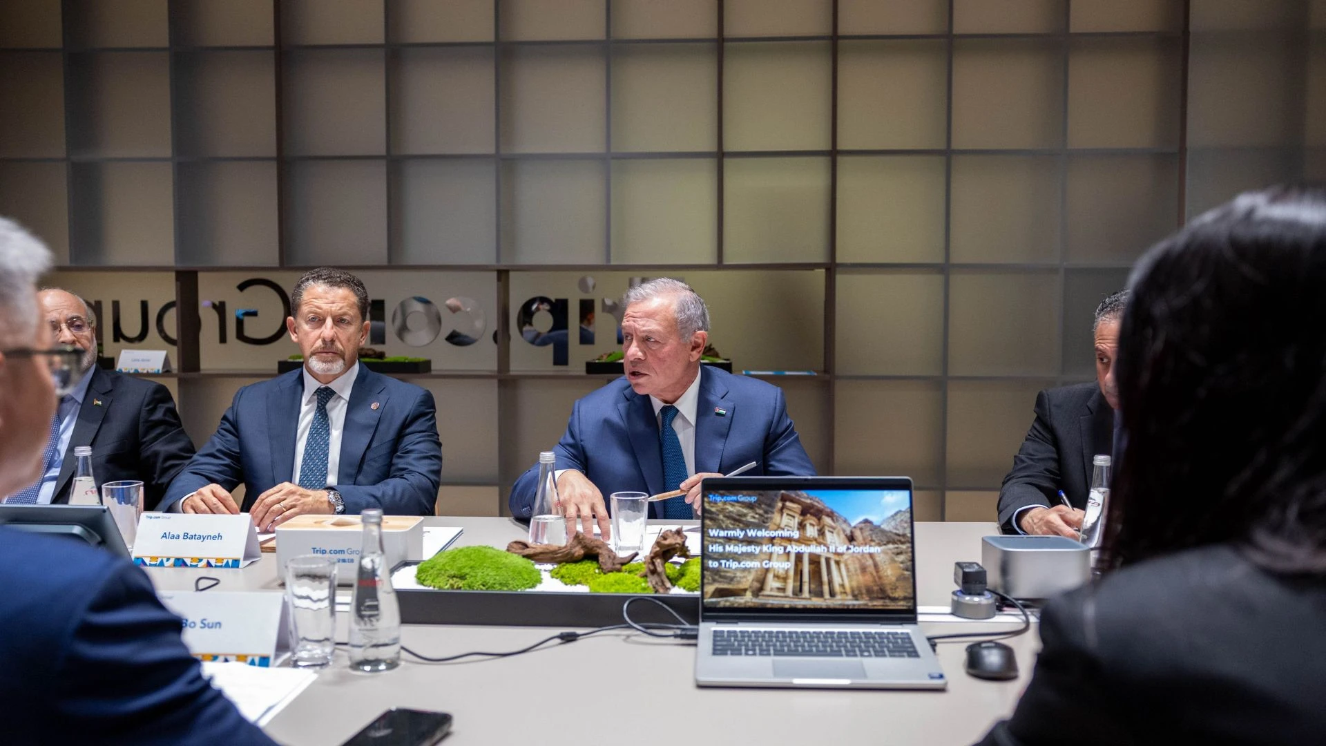 الملك يضع خارطة طريق لتعزيز التبادل السياحي والثقافي بين الاردن والصين