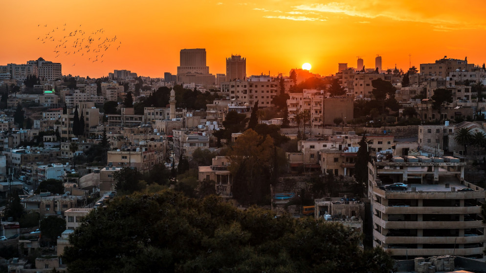موجة حارة تضرب المملكة وترفع درجات الحرارة فوق معدلاتها