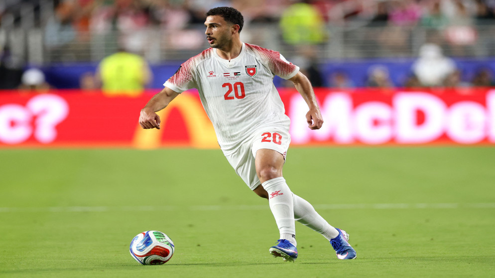 نجم منتخب النشامى مهند ابو طه يوقع رسميا لنادي نيوم السعودي
