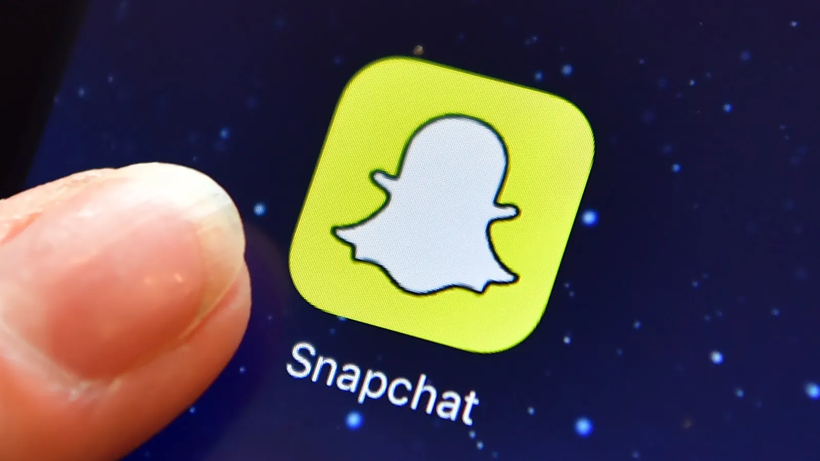 سناب شات يحارب المحتوى الآلي لتعزيز الإبداع البشري