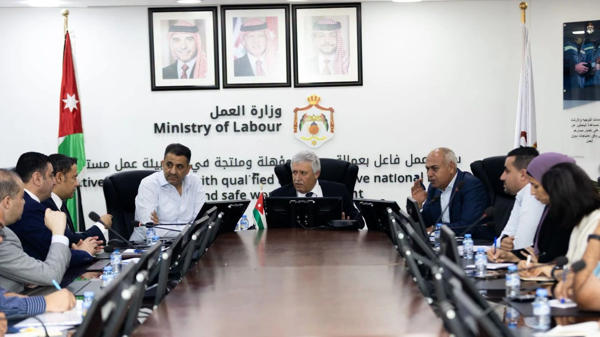 وزير العمل يبحث مع غرف صناعة اربد والزرقاء حلول تحديات القطاع الصناعي