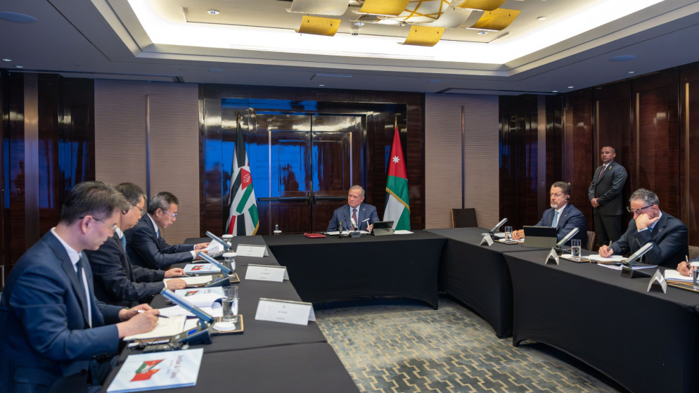 الملك يؤكد اهتمام الاردن بالاستفادة من النموذج الصيني في ادارة الشركات الحكومية