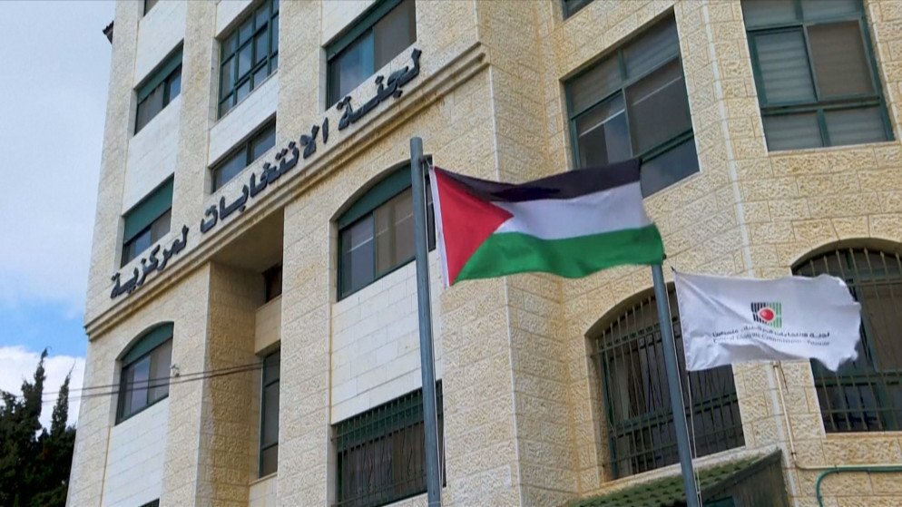 لجنة الانتخابات الفلسطينية تنهي تسجيل الناخبين في الضفة وتستعد لفتح باب الترشح