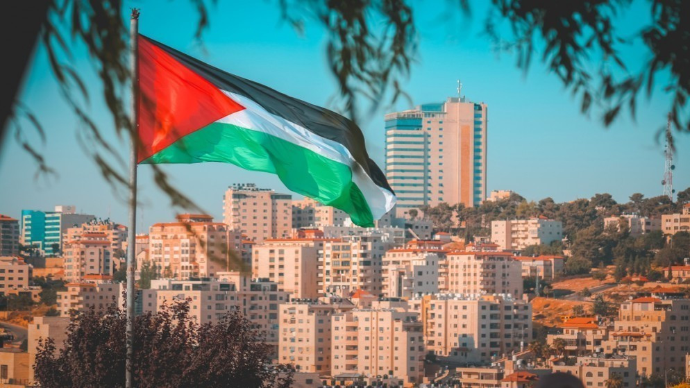 حسين الشيخ يحسم الجدل حول الانتخابات الفلسطينية ويؤكد شمولية الاقتراع