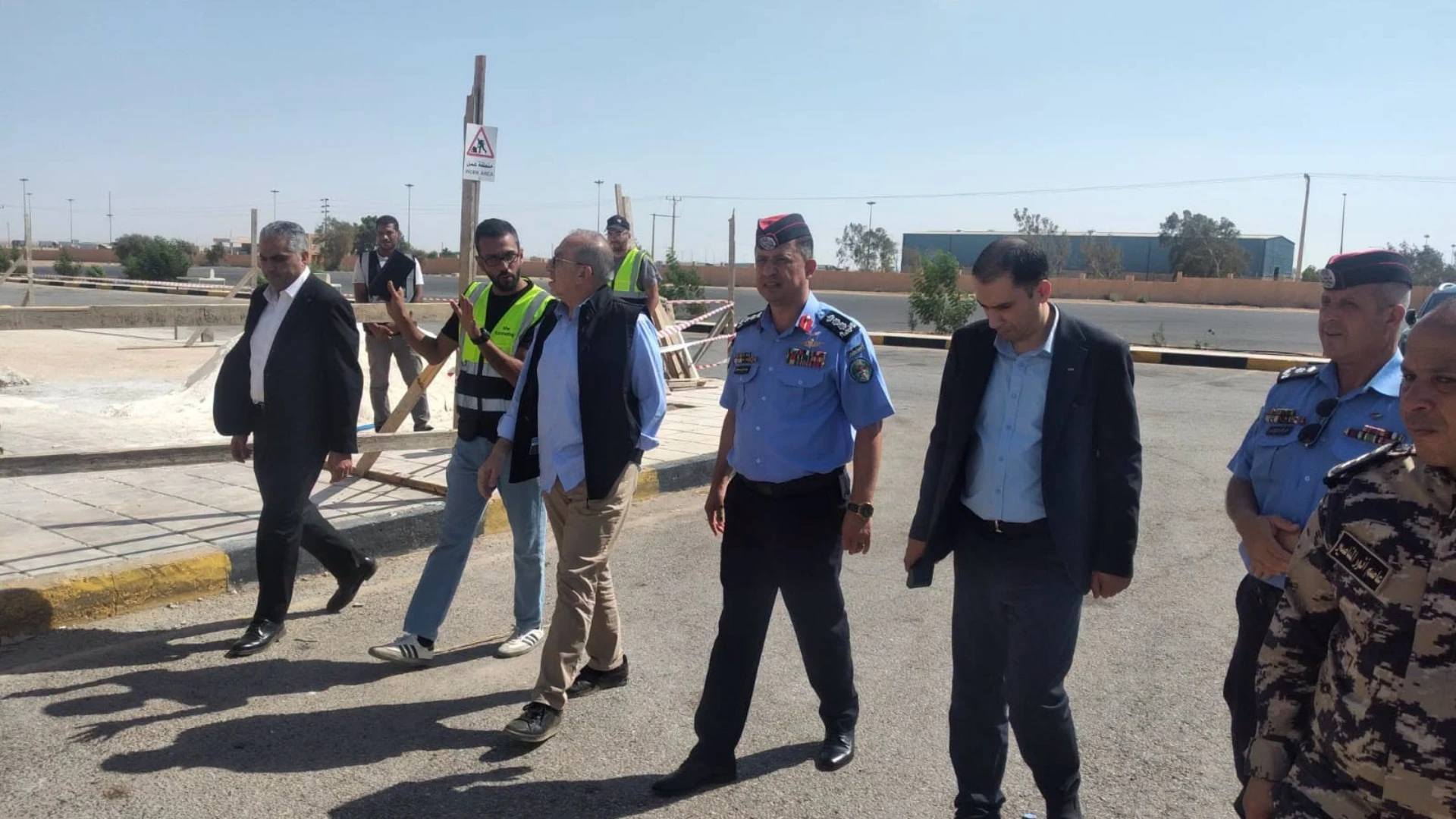 وزير الاشغال يتفقد مشاريع تطوير مركز حدود العمري لرفع كفاءة الخدمات