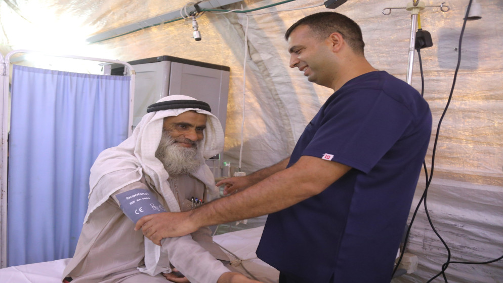 المستشفى الميداني الاردني جنوب غزة يفتح ابوابه لتقديم الرعاية الطبية