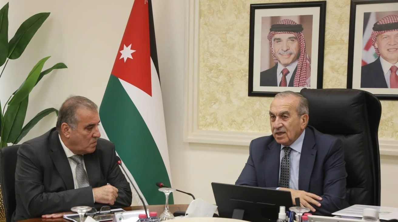 حلول جذرية لانهاء الازمات المرورية في عمان وتطوير شبكة الطرق