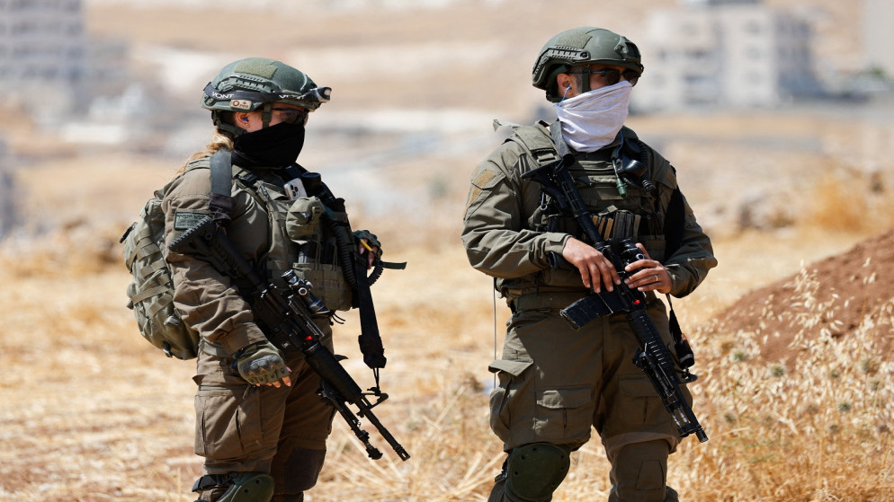 اسرائيل تمنع نائبين اوروبيين من دخول الضفة الغربية في خطوة تثير انتقادات دولية