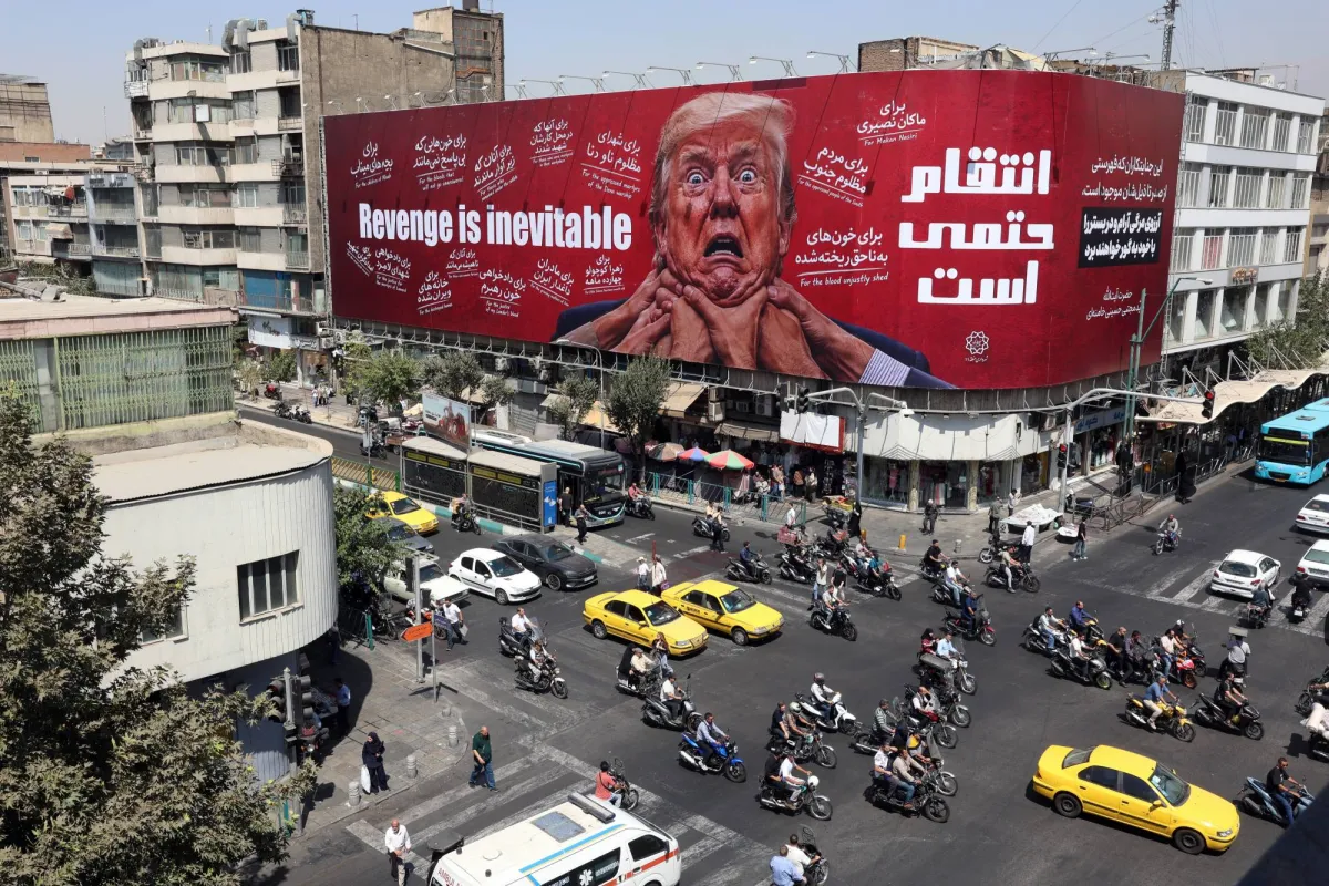 حرب مالية شاملة تلوح في الافق: واشنطن تفرض عقوبات قاسية وايران تهدد باغلاق مضيق هرمز