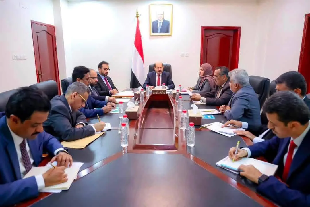 خطة حكومية يمنية طموحة لإصلاح مؤسسات الدولة رغم تحديات الحرب
