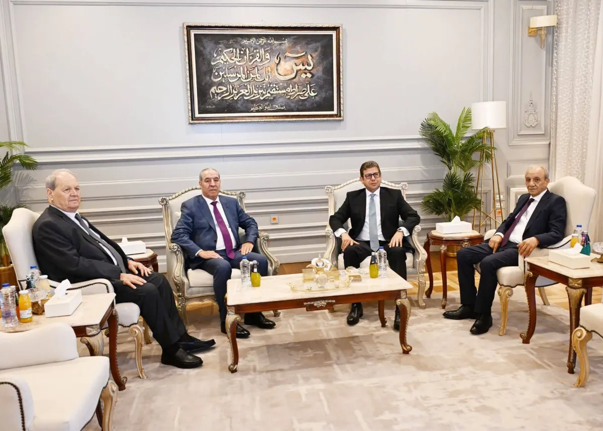 مصر تقود تحركات مكثفة لعقد حوار وطني فلسطيني شامل بمشاركة عباس