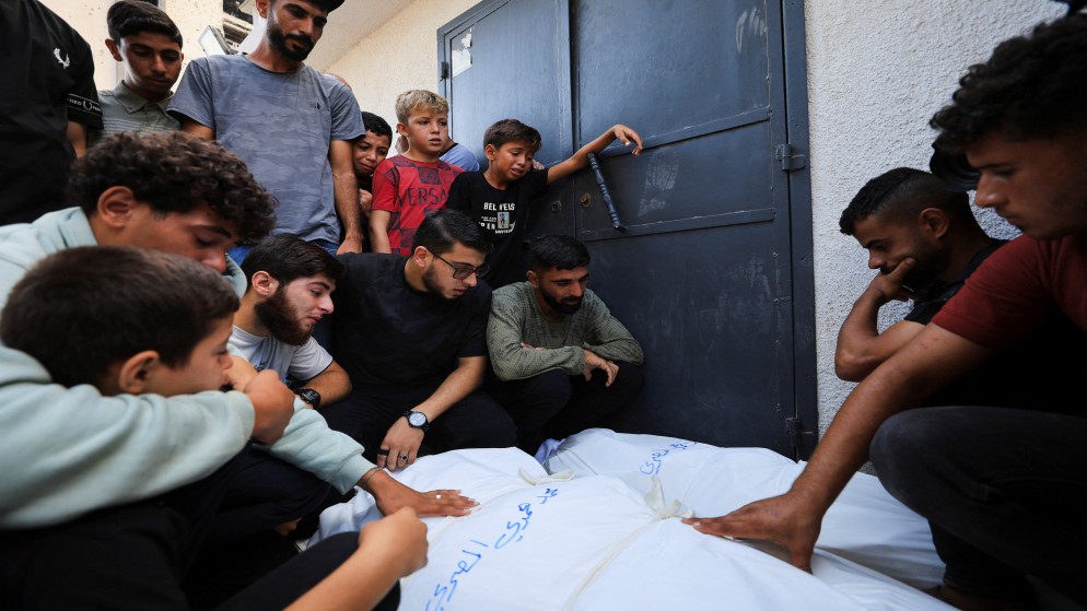 مجزرة جديدة في دير البلح قصف اسرائيلي يستهدف خيام النازحين