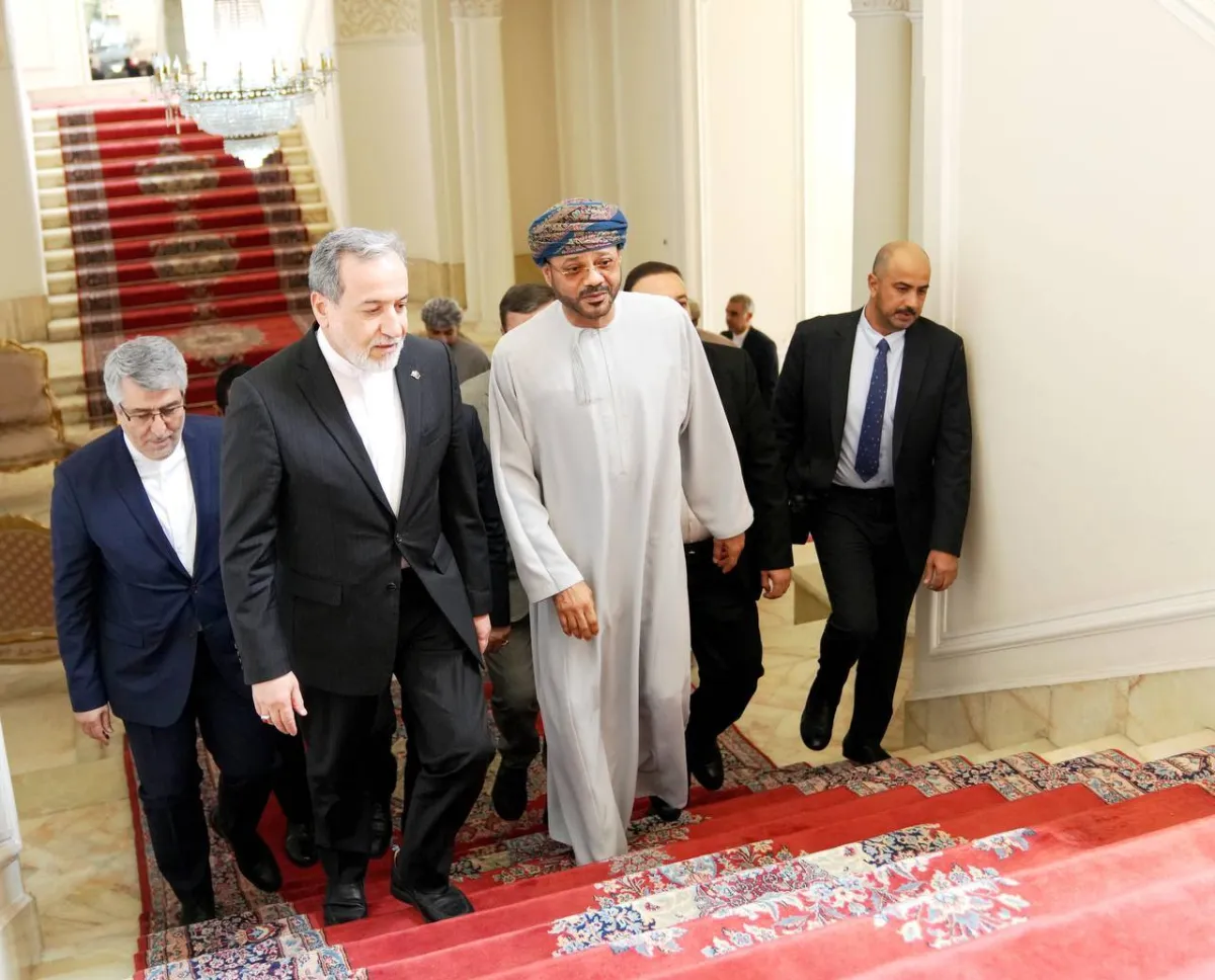 مباحثات ايرانية عمانية رفيعة المستوى في طهران لضبط حركة الملاحة في مضيق هرمز