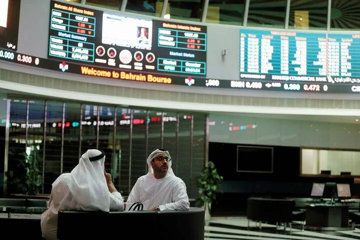 تباين اداء الاسواق الخليجية وسط ترقب لتداعيات العقوبات الاميركية على ايران