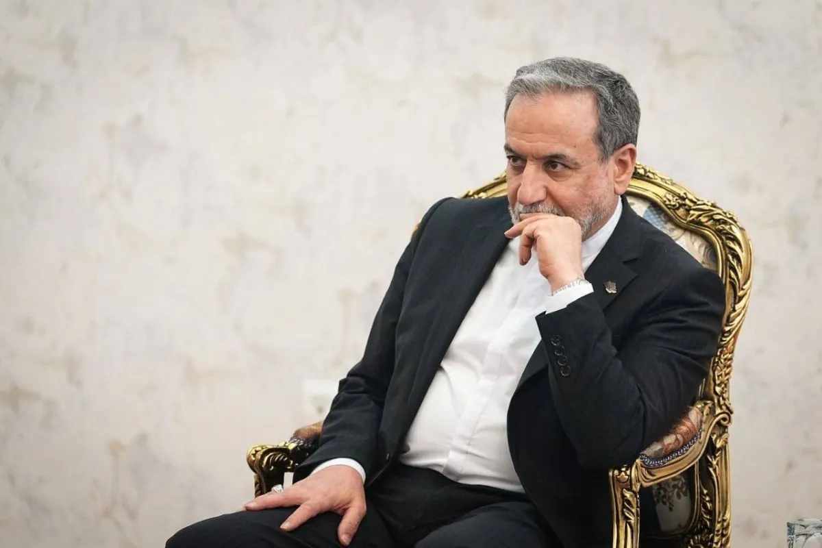 تحركات دبلوماسية مكثفة لايران مع عمان وباكستان بشان مضيق هرمز