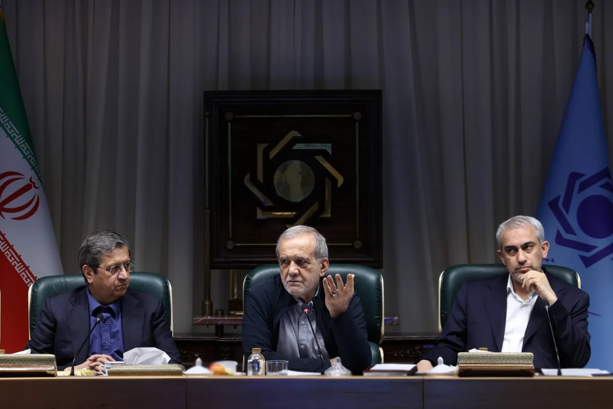 تحركات طهران العاجلة لاحتواء انهيار الريال ومواجهة الضغوط الاقتصادية الاميركية