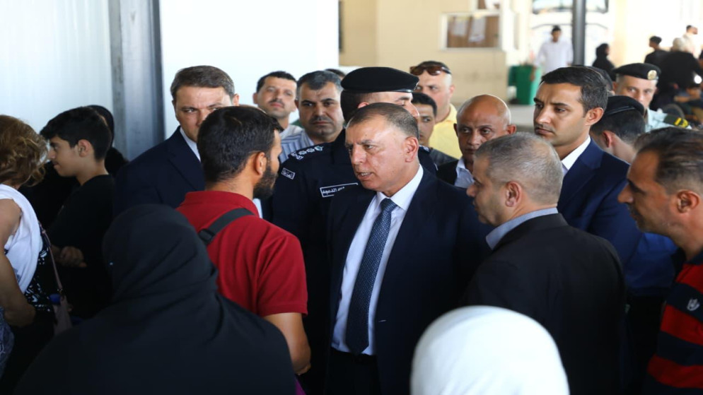وزير الداخلية يضع اللمسات الاخيرة لافتتاح ساحة الشحن في مركز جابر الحدودي