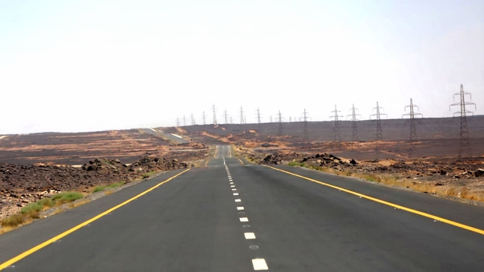 وزارة الاشغال تواصل خطة تأهيل طريق المفرق الصفاوي الكرامة لتعزيز السلامة المرورية
