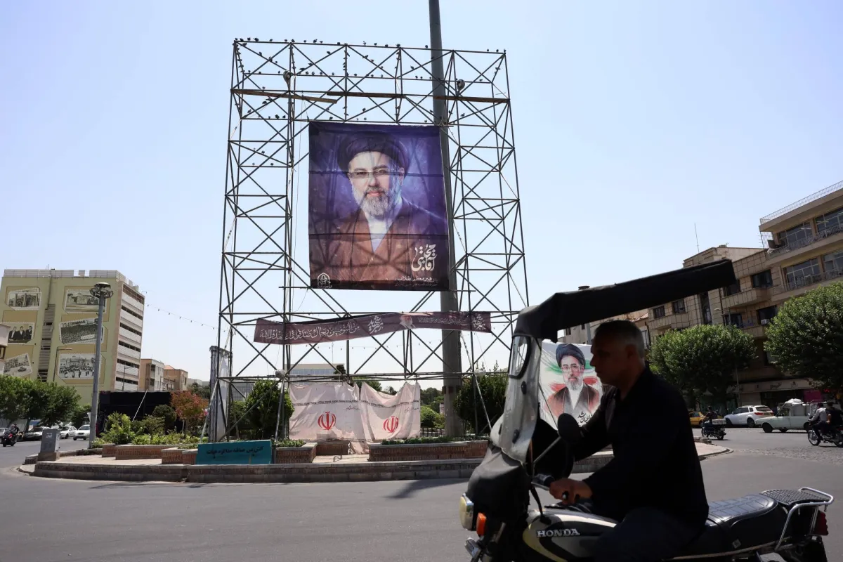 خامنئي يتدخل لضبط التصدعات الداخلية ويحذر من استغلال الانقسامات