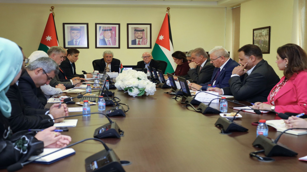 خطط تطوير منظومة النقل في الاردن محور مباحثات وزارة النقل ولجنة الاعيان
