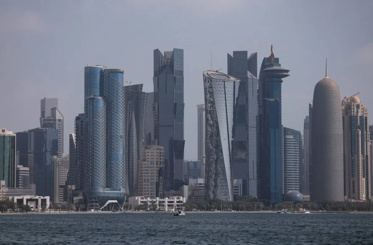 وكالة فيتش تثبت تصنيف قطر الائتماني وتنهي المراقبة السلبية