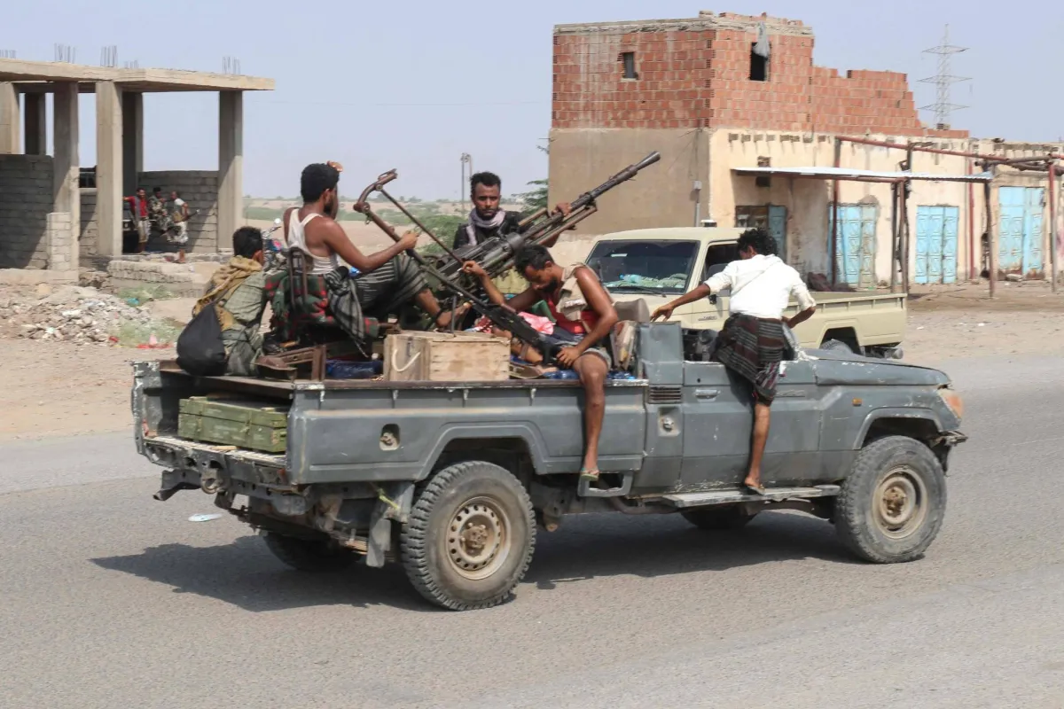 الجيش اليمني يوسع نطاق العمليات العسكرية ضد الحوثيين من الجوف الى الساحل الغربي