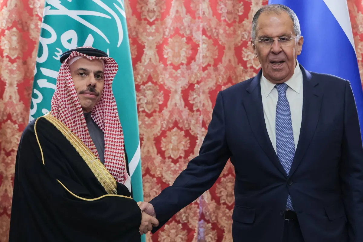 السعودية تحسم موقفها من اعتداءات الحوثيين وتؤكد حق الدفاع عن امنها