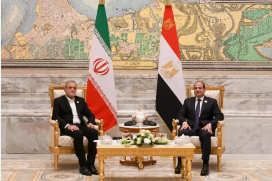 السيسي يطالب ايران بوقف التصعيد في لقاء قمة بريكس