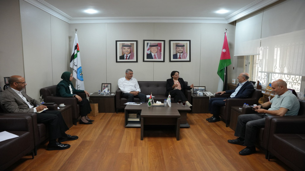تعاون اردني فلسطيني لتكثيف المساعدات الانسانية في قطاع غزة والضفة