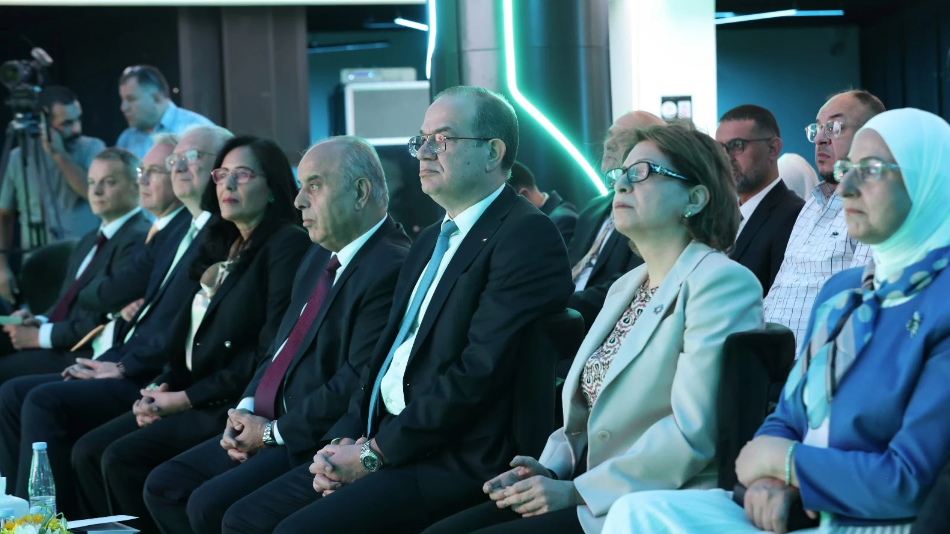 الاردن يطلق تقرير التنمية العالمي حول الذكاء الاصطناعي لتعزيز الاقتصاد الرقمي