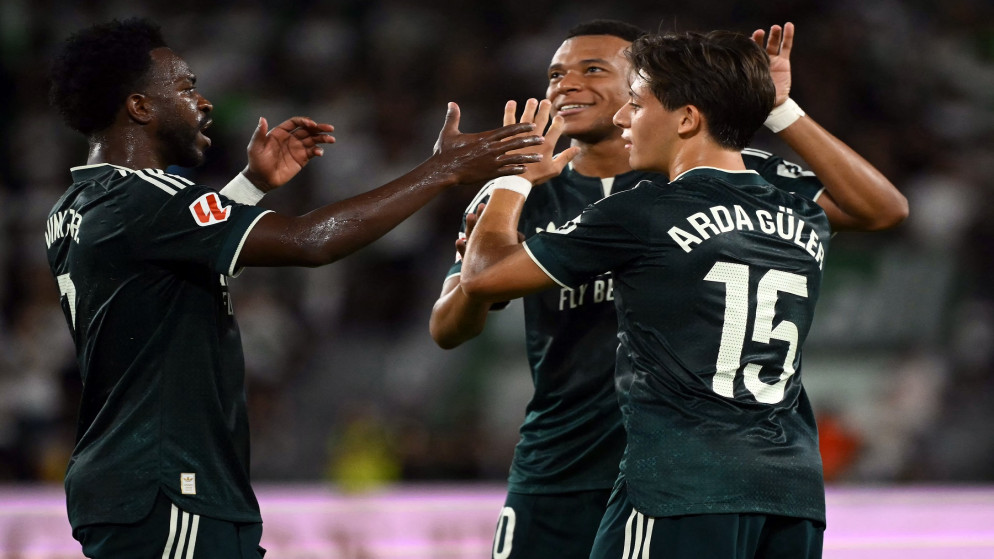 خافيير تيباس يهاجم نجوم ريال مدريد بسبب قميص سبتة
