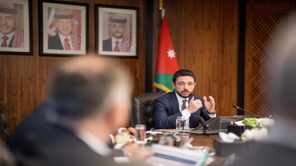 ولي العهد يوجه الحكومة بتعزيز الامن الغذائي وتطوير القطاع السياحي