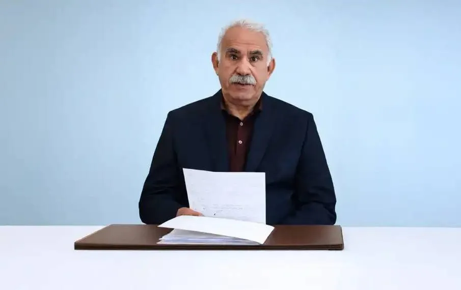 مستشار اردوغان يكشف دور عبد الله اوجلان في لجنة نزع سلاح حزب العمال