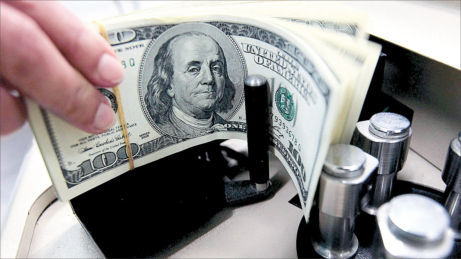 تراجع حيازات السندات الامريكية وبنك انجلترا يعدل استراتيجية الدين