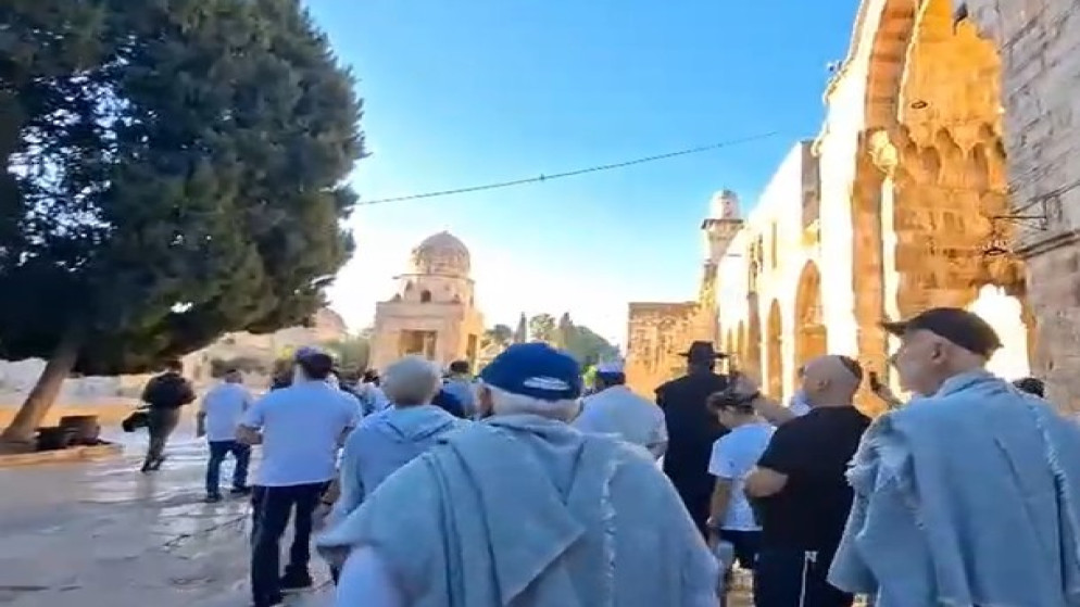 اقتحامات واسعة للمسجد الاقصى وسط توترات ميدانية بالقدس