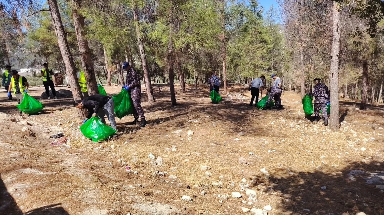 حملات نظافة وطنية واسعة لتعزيز الوعي البيئي في محافظات المملكة