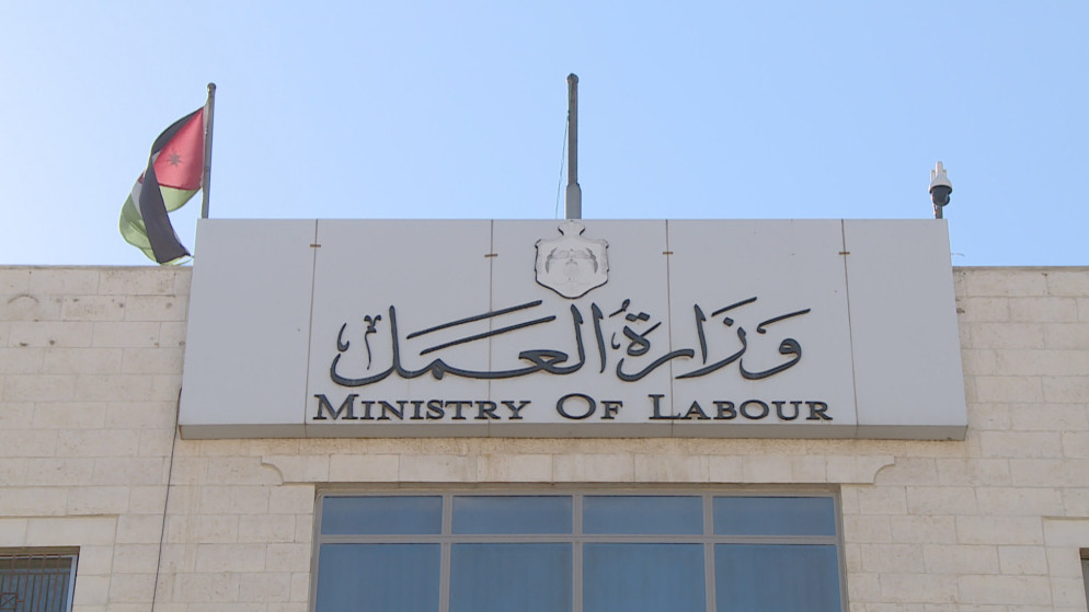 تحركات حكومية حازمة للحد من ظاهرة هروب العاملات في المنازل