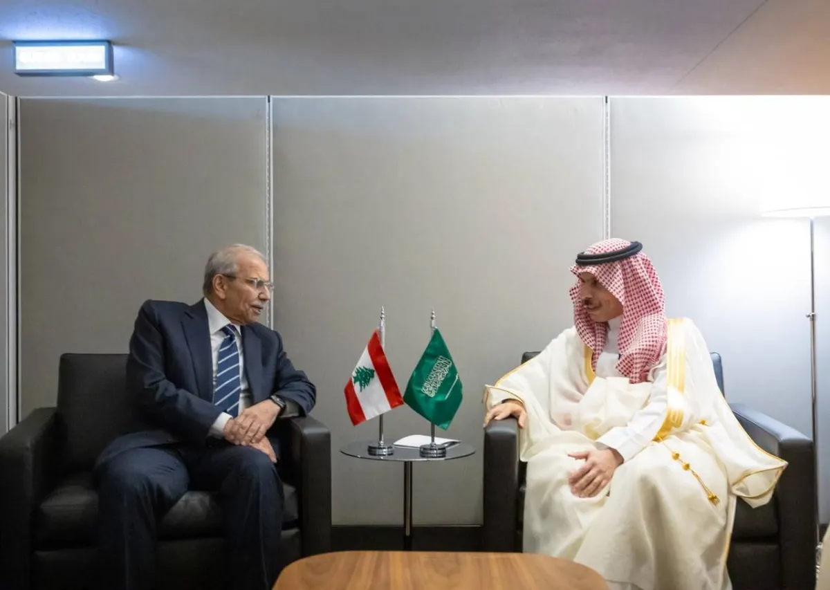 فيصل بن فرحان ونواف سلام يبحثان تعزيز العلاقات السعودية اللبنانية